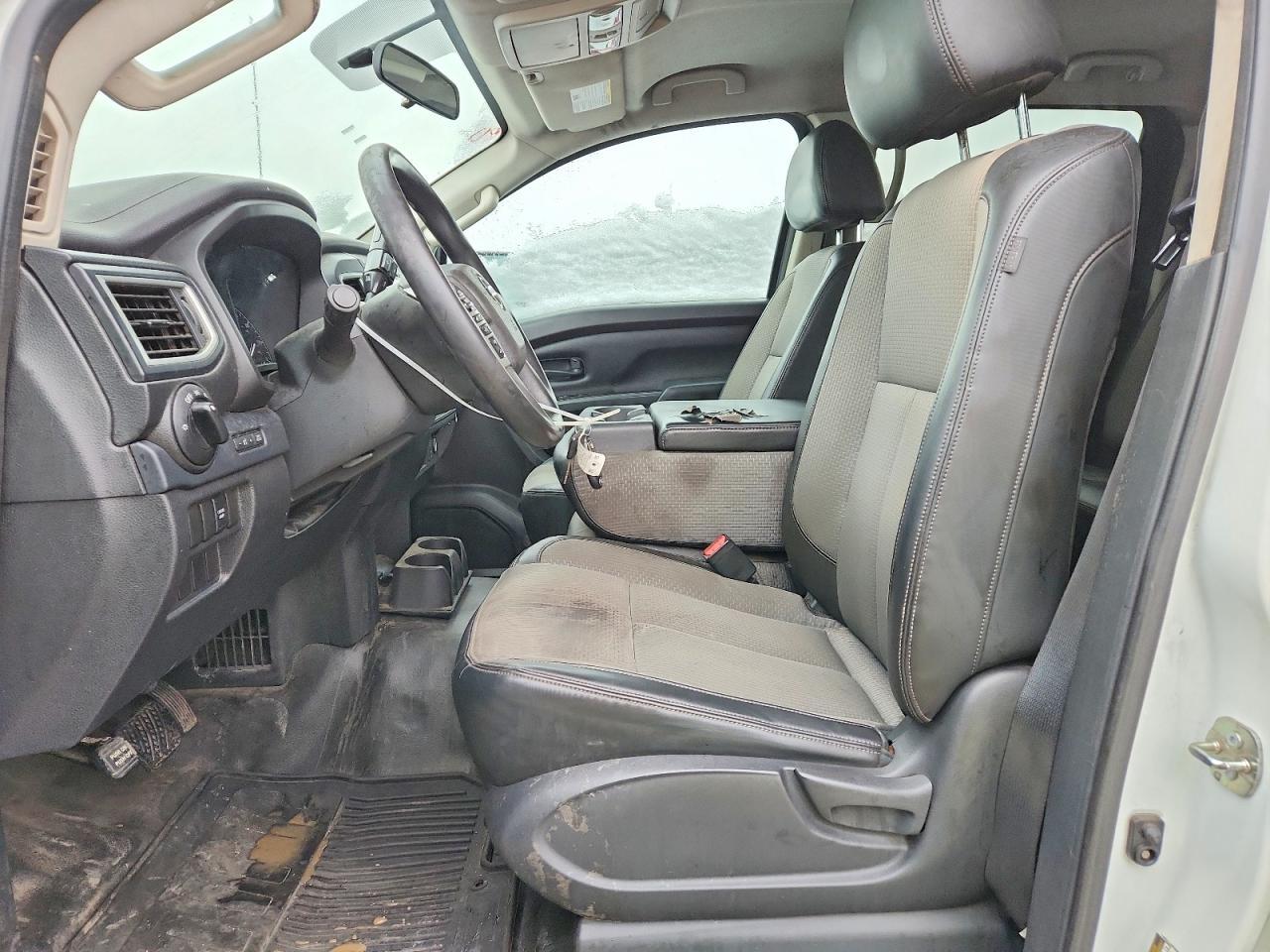 2017 Nissan Titan 2WD 5.6L V8