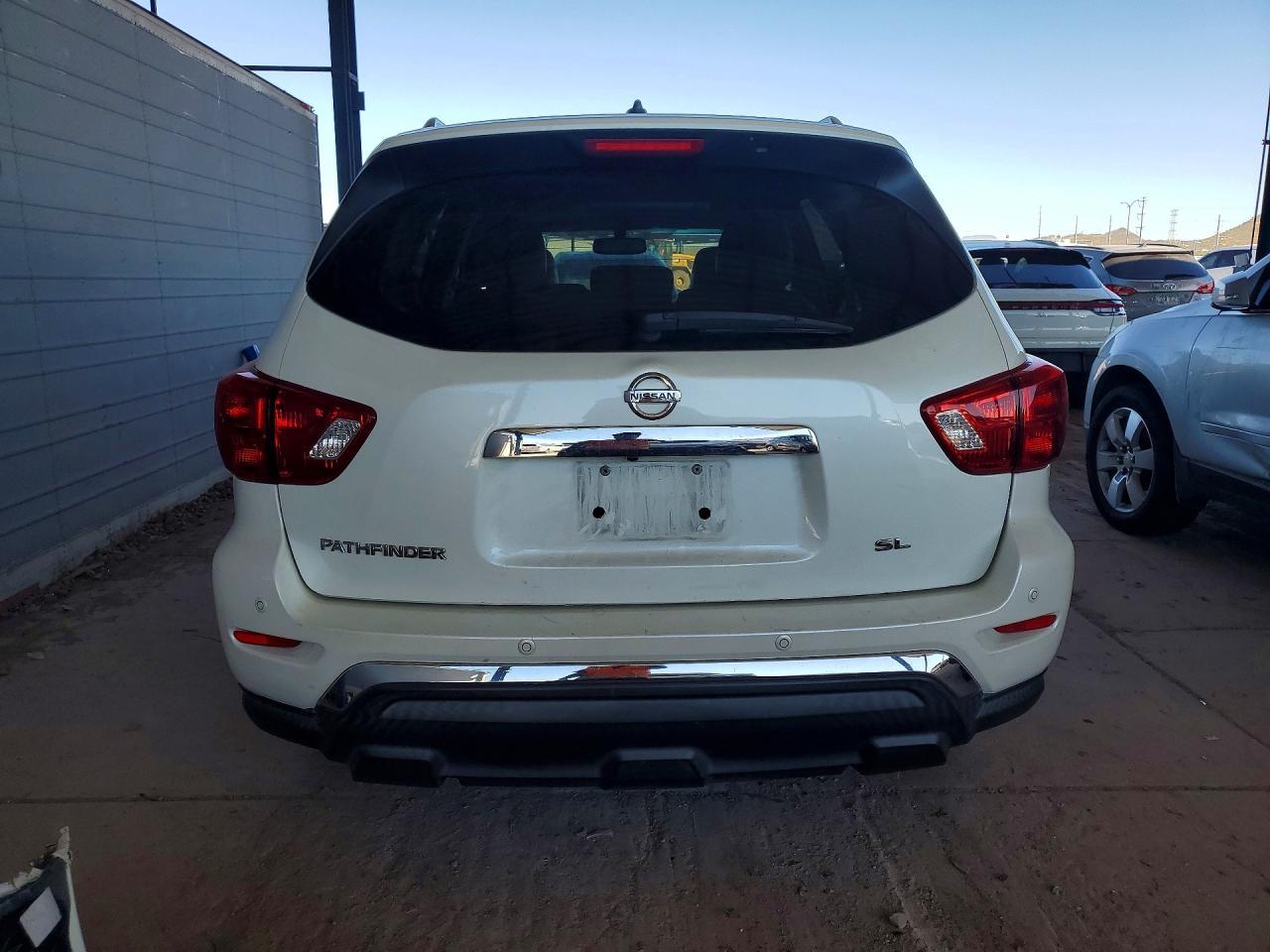 2018 Nissan Pathfinder sl