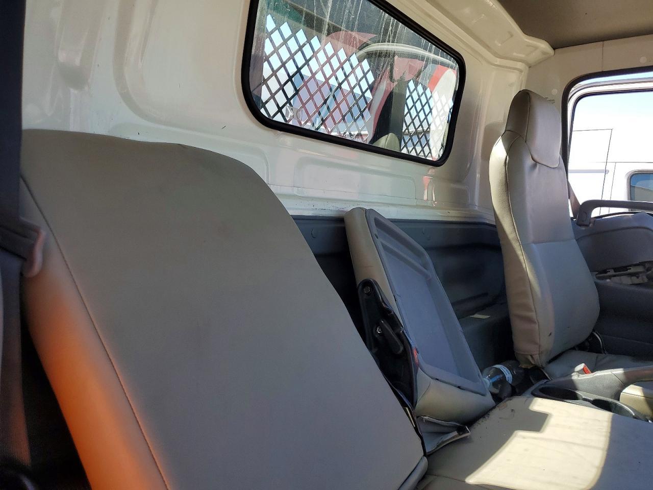 2006 Isuzu NPR Flatbed Truck