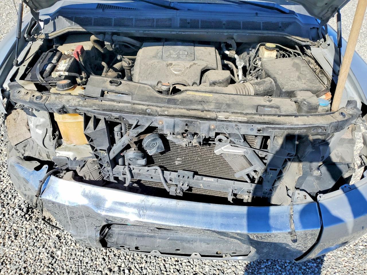 2015 Nissan Titan SV