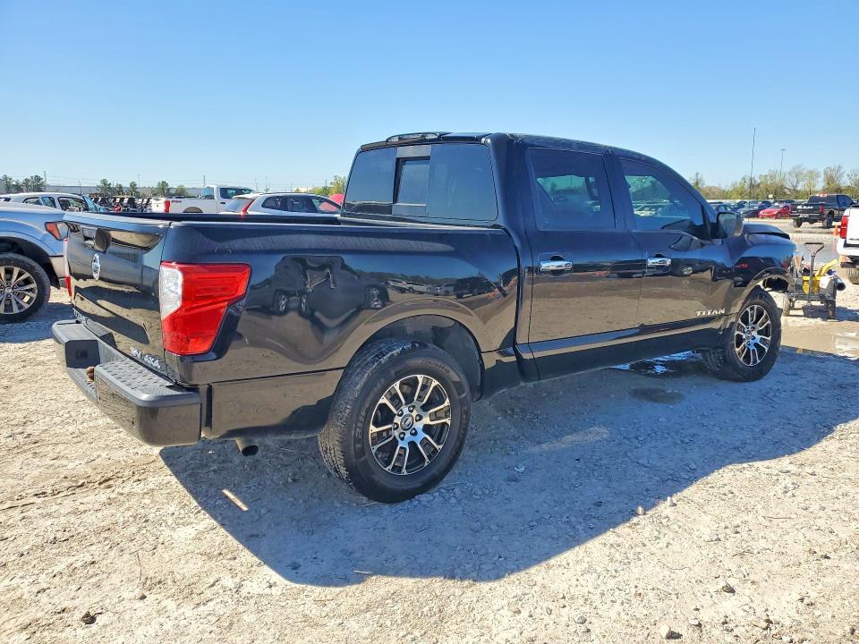 2021 Nissan Titan SV