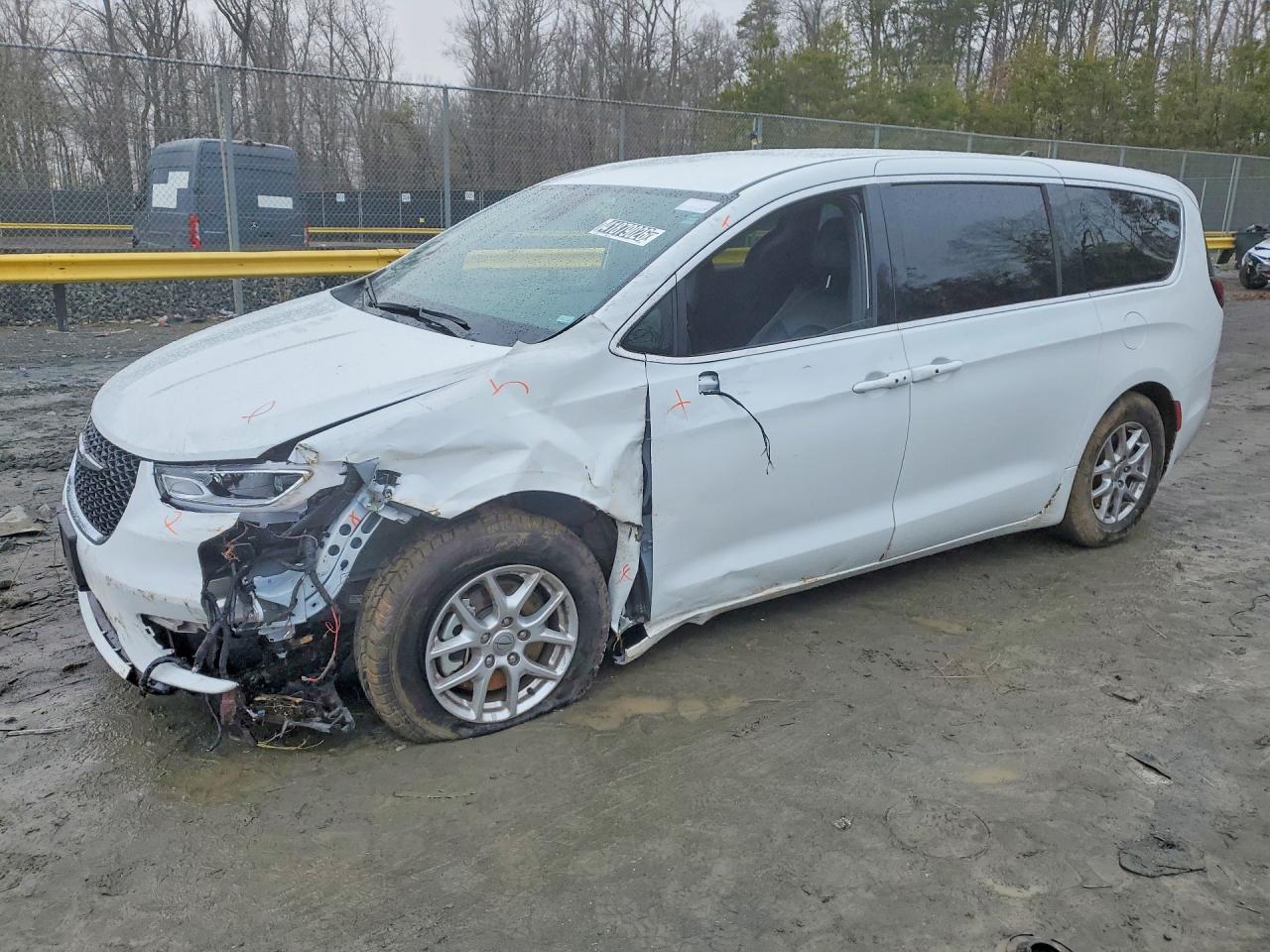 2025 Chrysler Pacifica Select