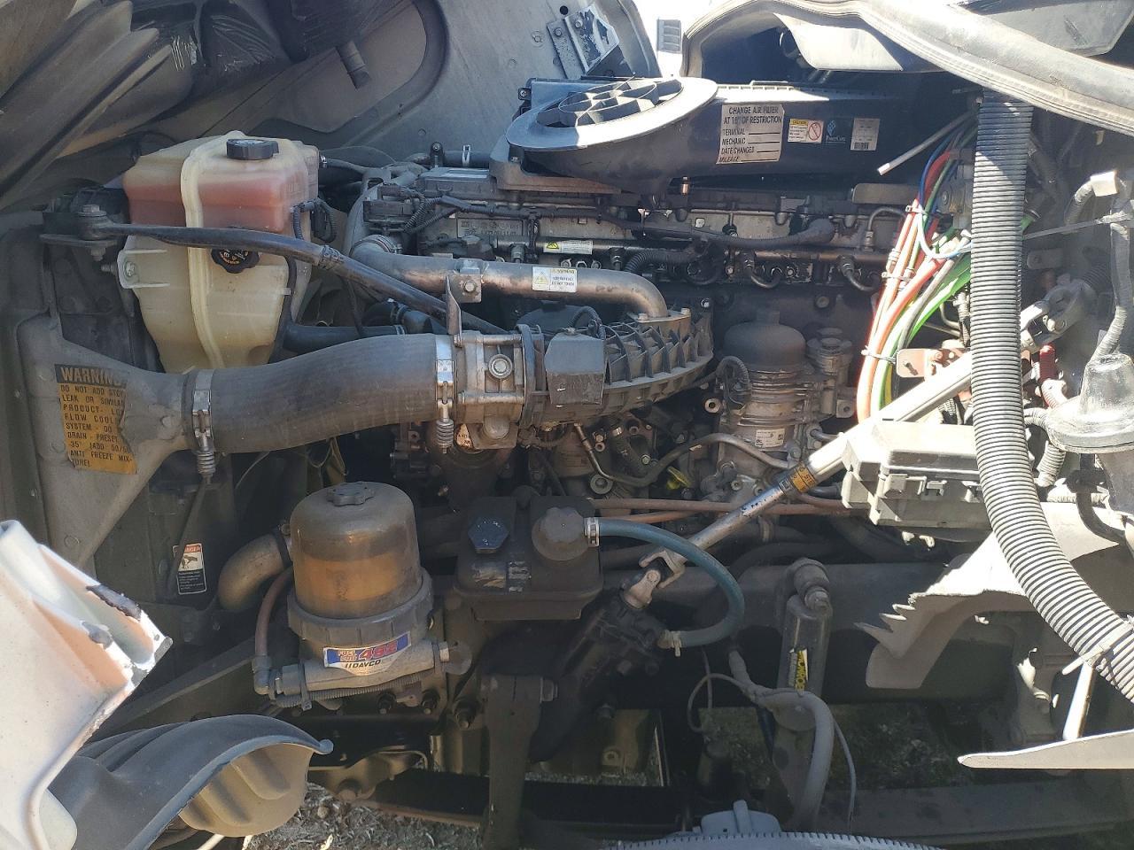 2016 Freightliner Cascadia 125 Semi Truck