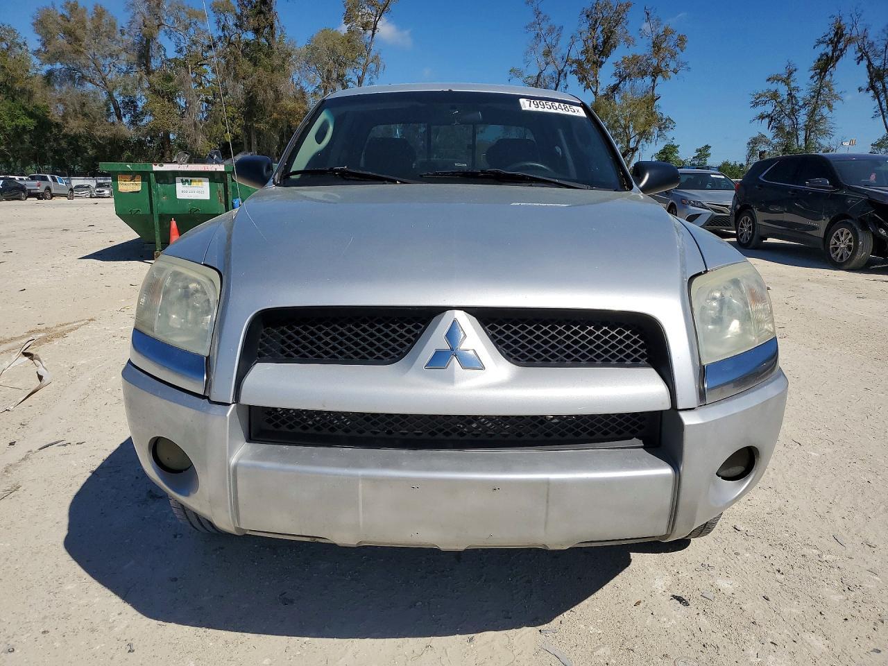 2009 Mitsubishi Raider LS