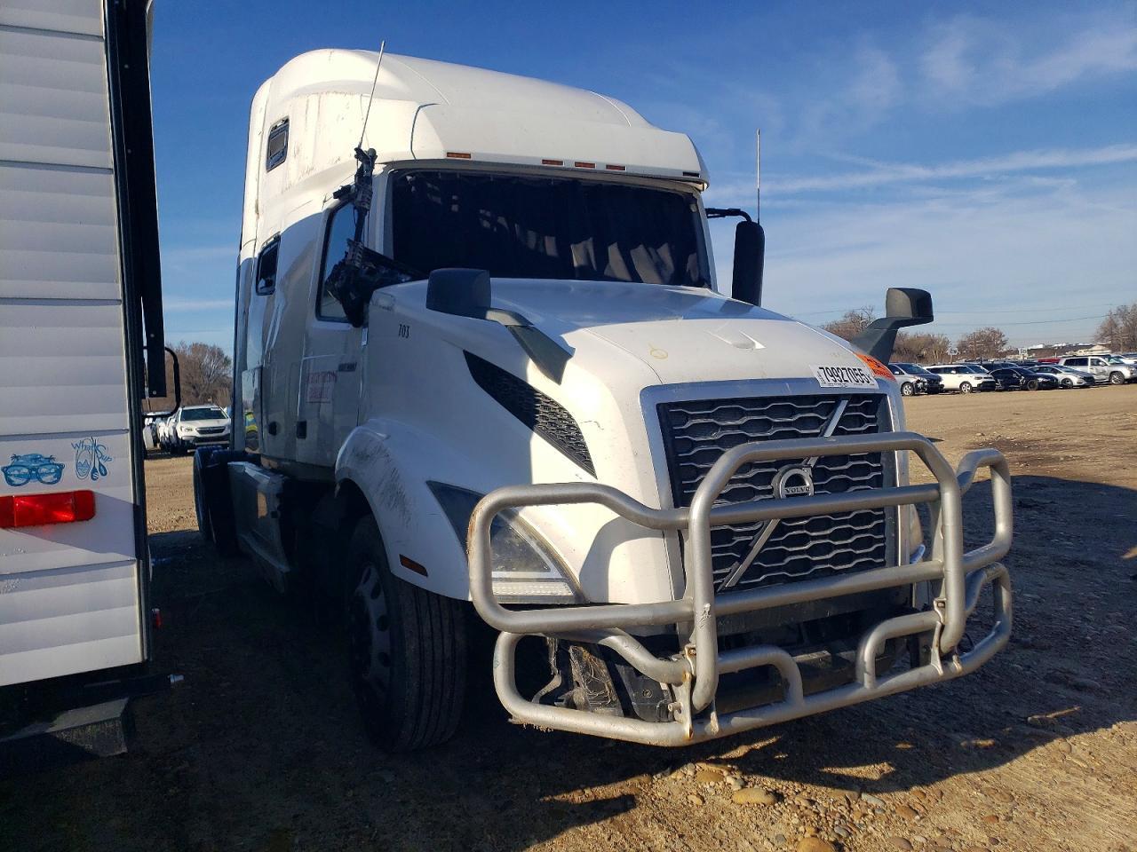 2019 Volvo VNL Semi Truck