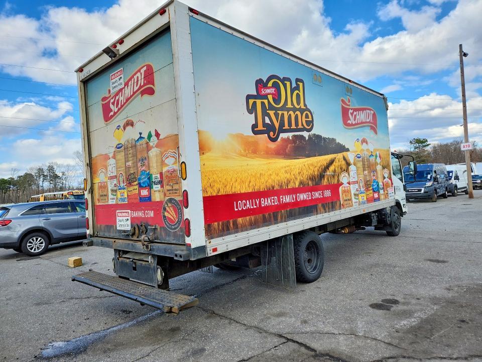 2016 Isuzu NPR HD BOX Truck