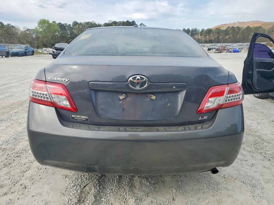 2010 Toyota Camry le