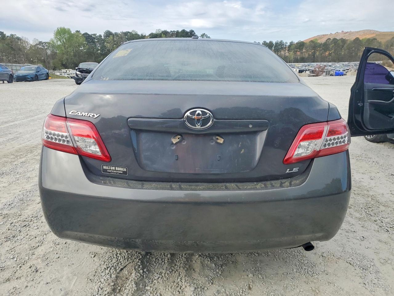2010 Toyota Camry le