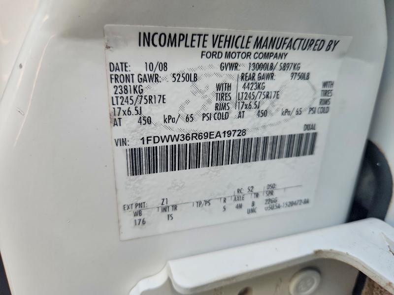 2009 Ford F350 Super Duty Flatbed Truck