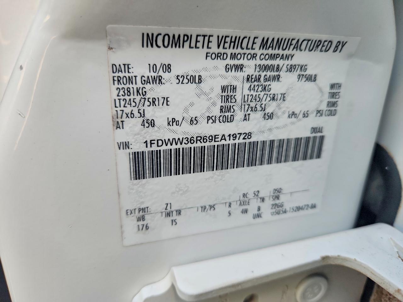 2009 Ford F350 Super Duty Flatbed Truck