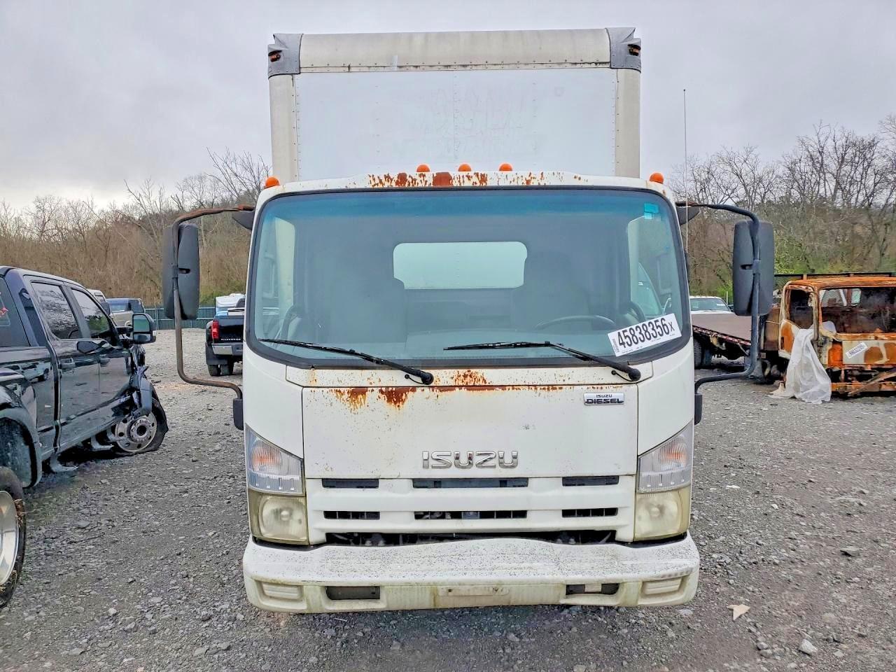 2011 Isuzu NQR BOX Truck