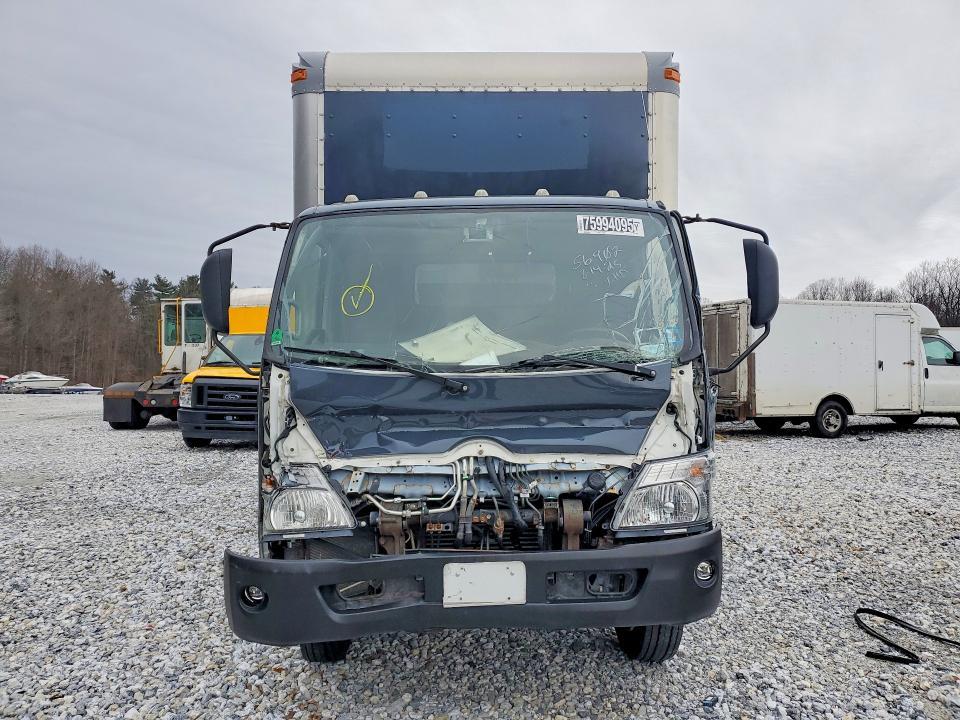 2020 Hino 195 BOX Truck