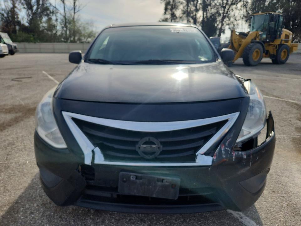 2015 Nissan Versa 1.6 s
