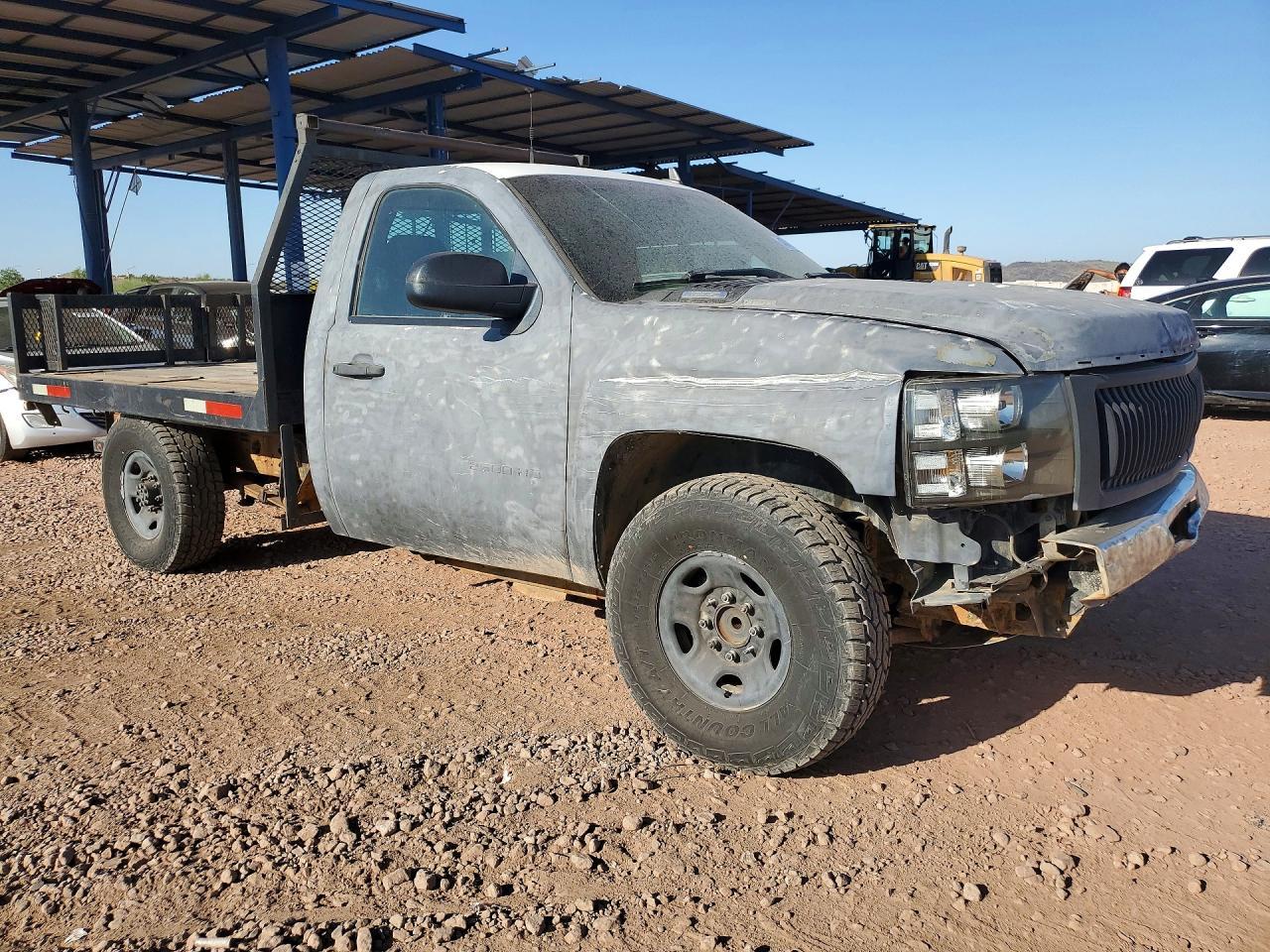 2009 Chevrolet Silverado Flatbed Truck