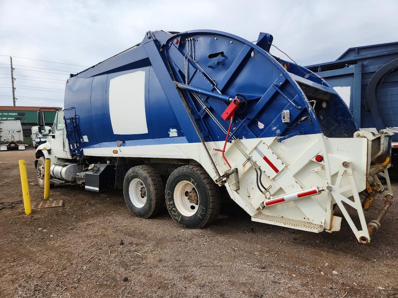 2012 International 4400 Refuse Truck