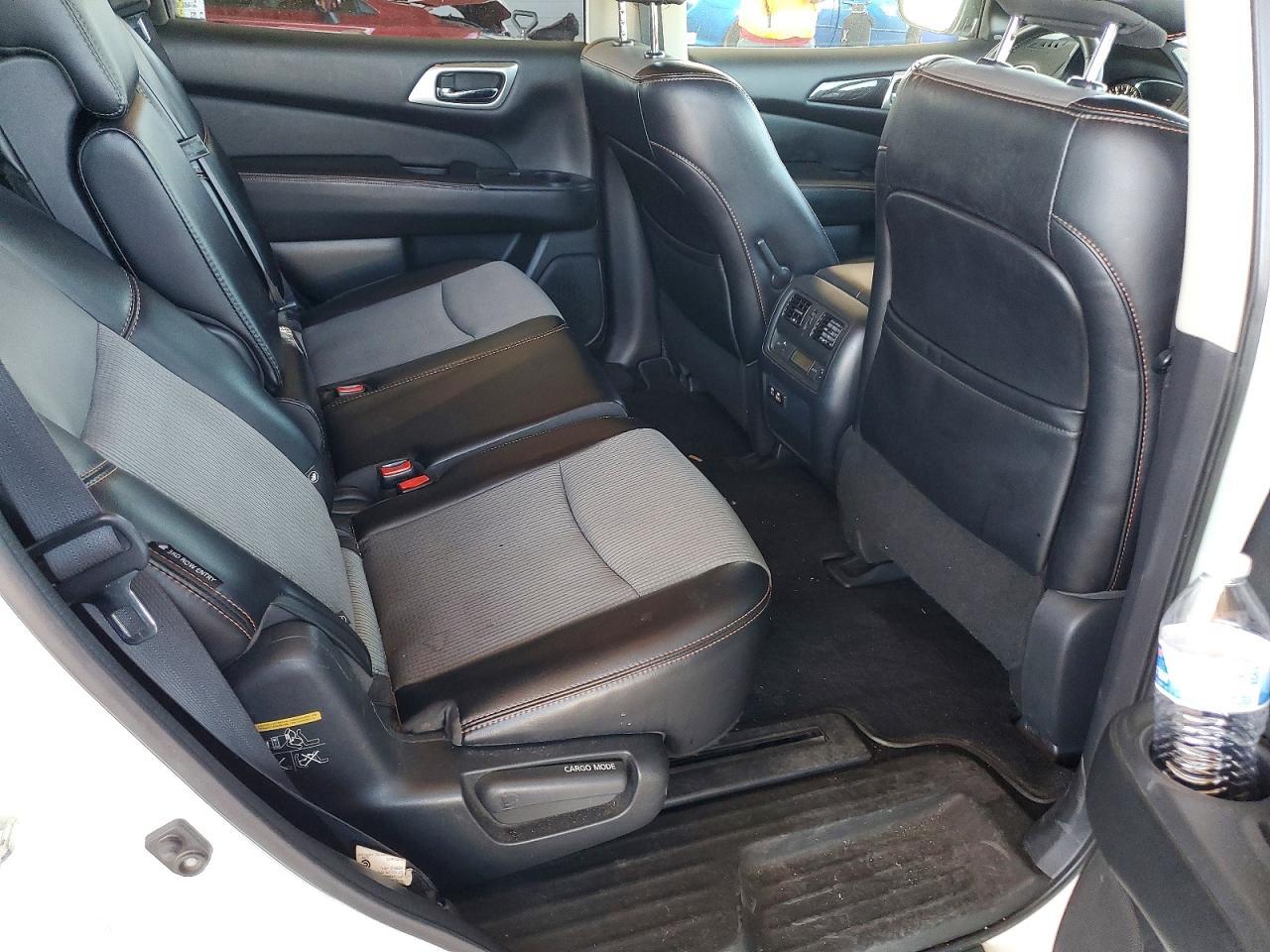 2020 Nissan Pathfinder sv