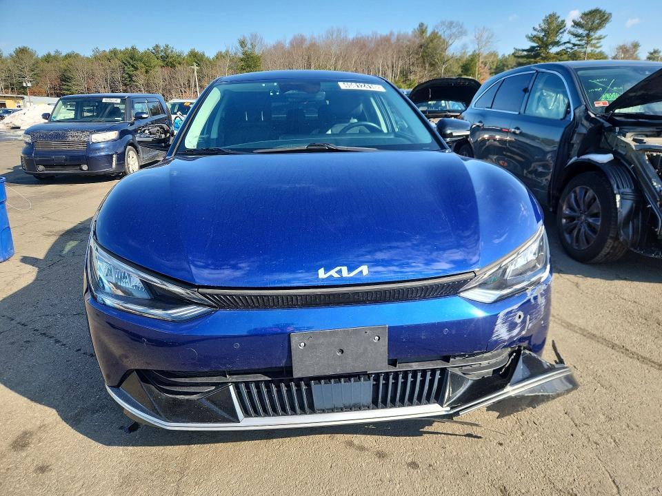 2023 KIA EV6 Wind