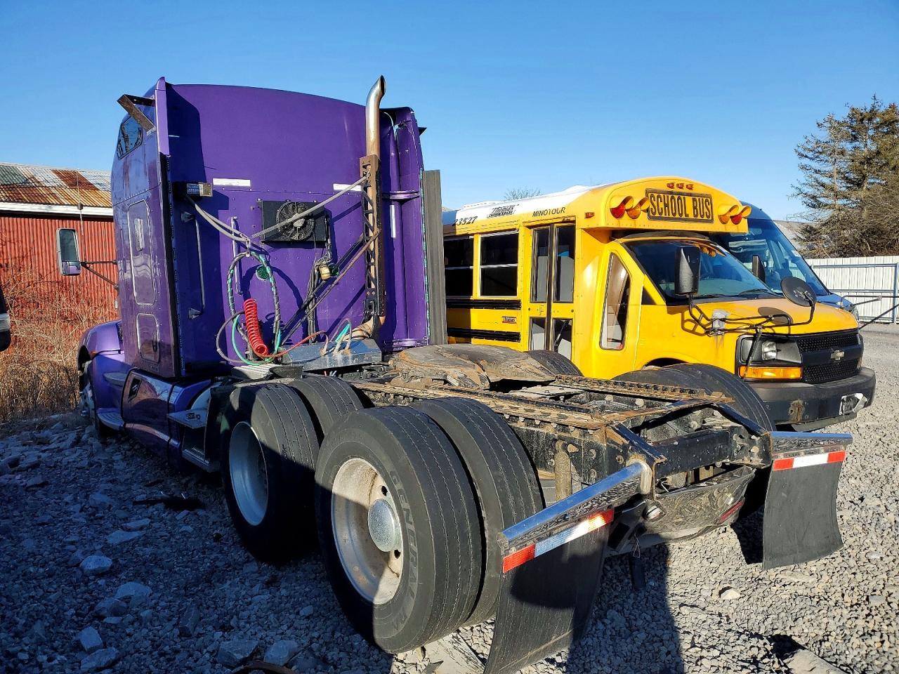 2014 Kenworth T660 Semi Truck