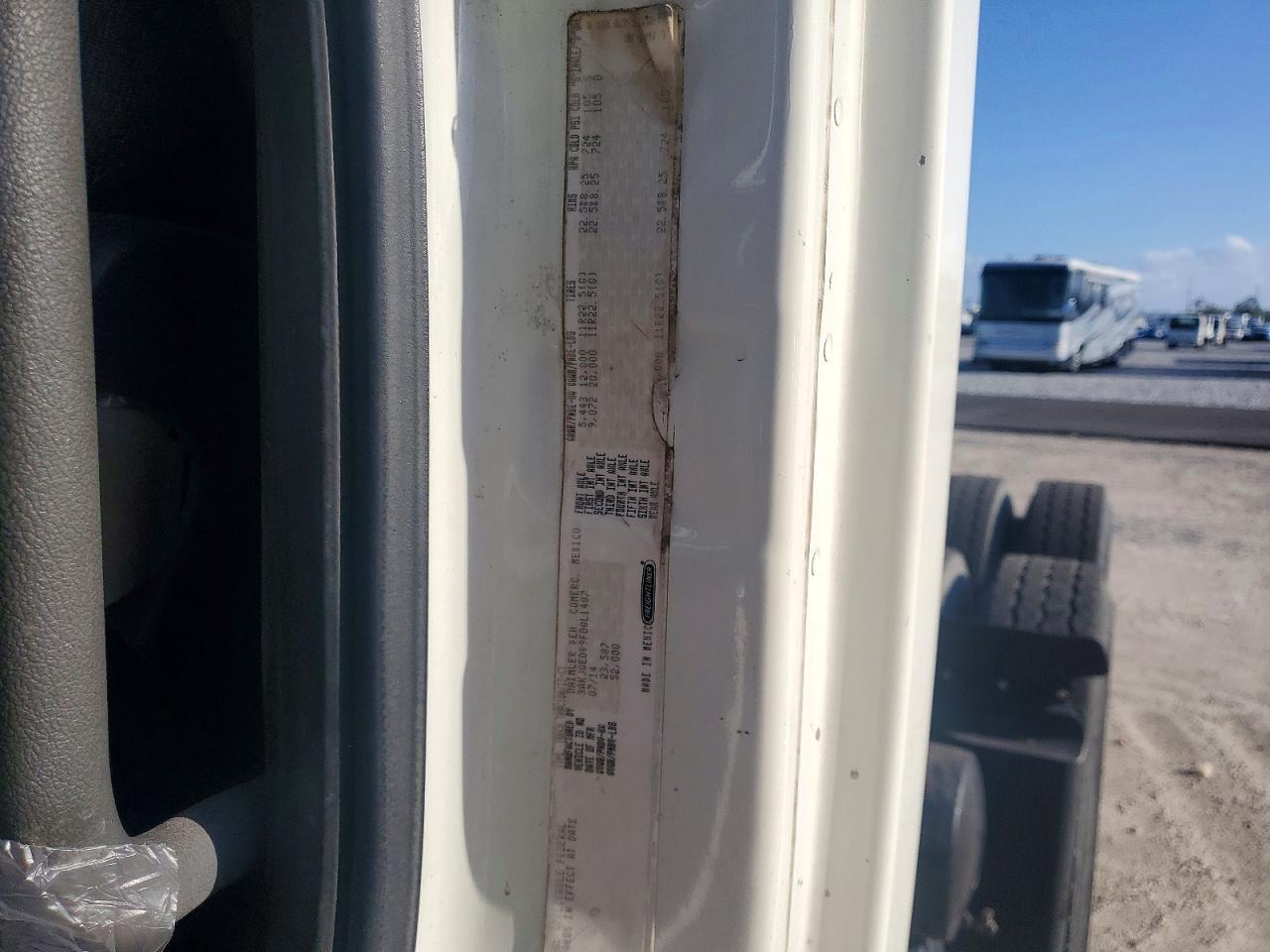 2015 Freigliner 2015 Freightliner Cascadia Semi Truck