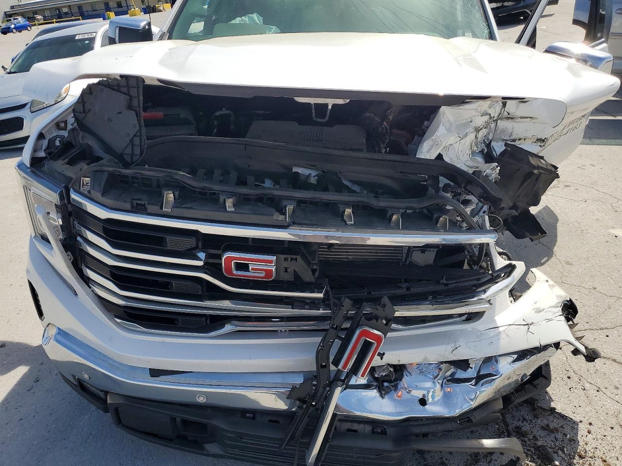 2024 GMC Sierra K1500 SLT