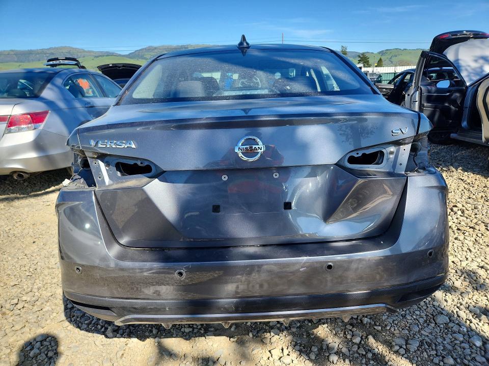 2021 Nissan Versa sv