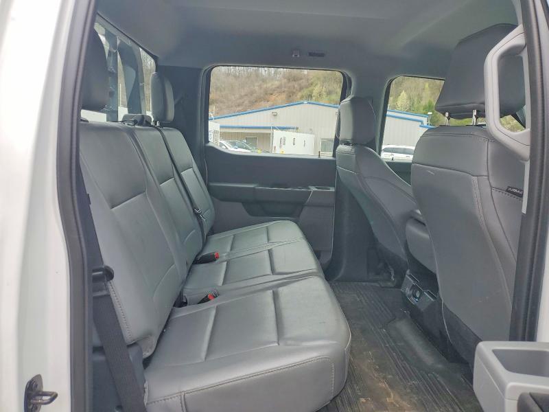 2025 Ford F450 Super Duty Flatbed Truck