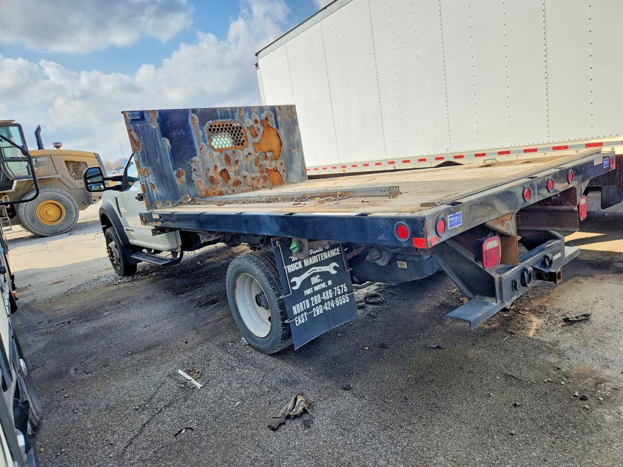 2017 Ford F450 Super Duty Flatbed Truck