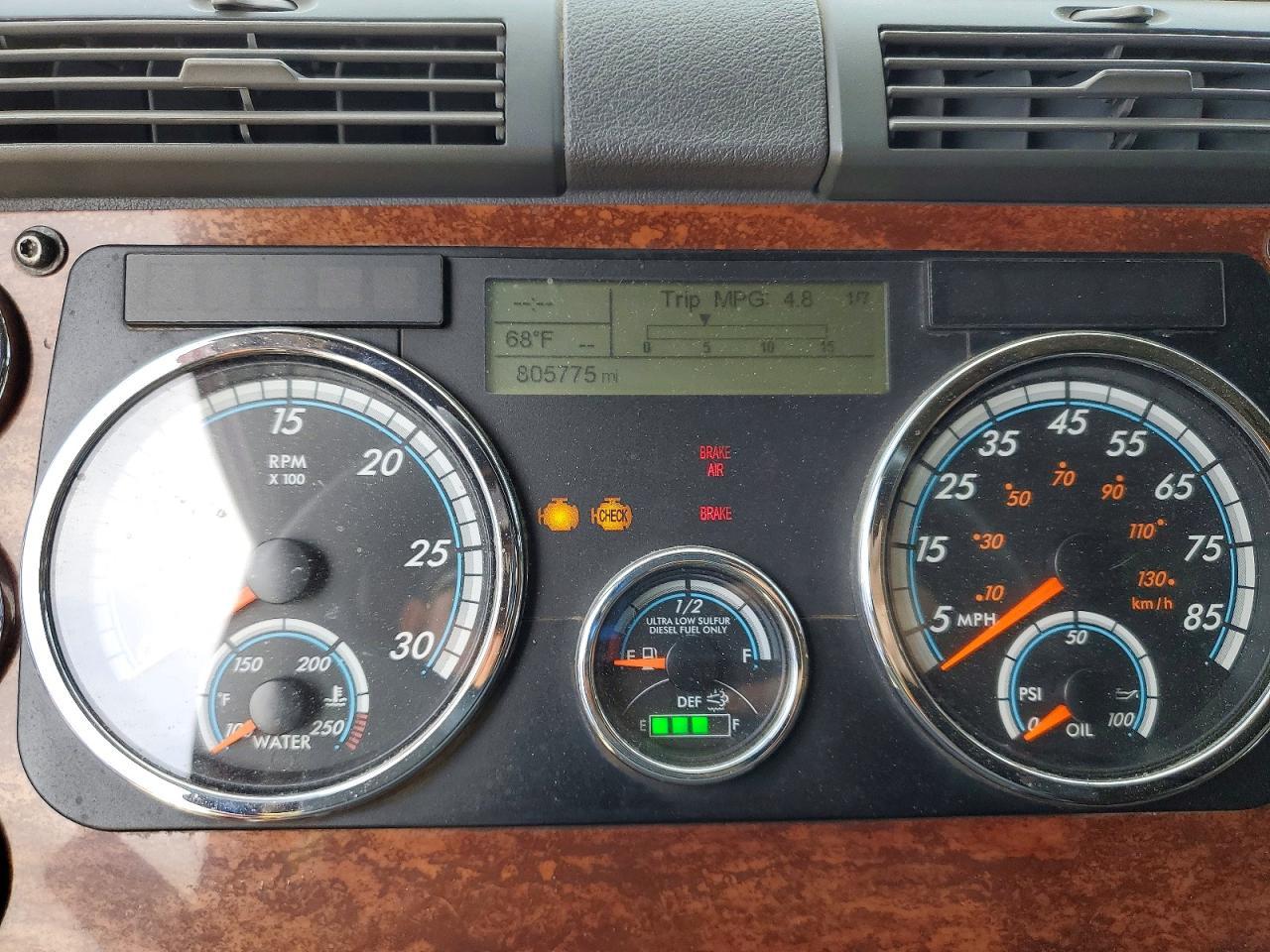 2016 Freigliner 2016 Freightliner Cascadia 125 Semi Truck
