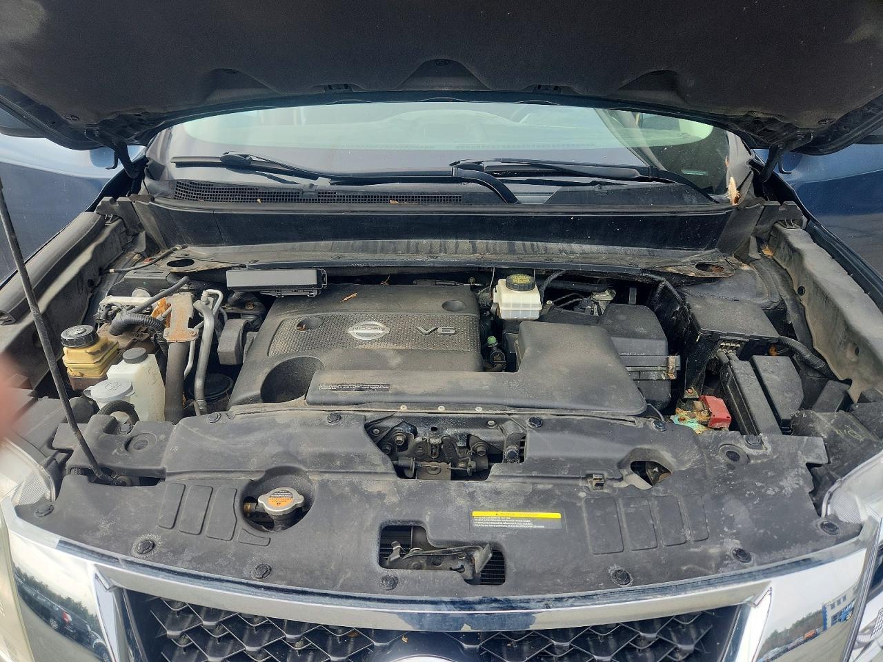 2014 Nissan Pathfinder sv