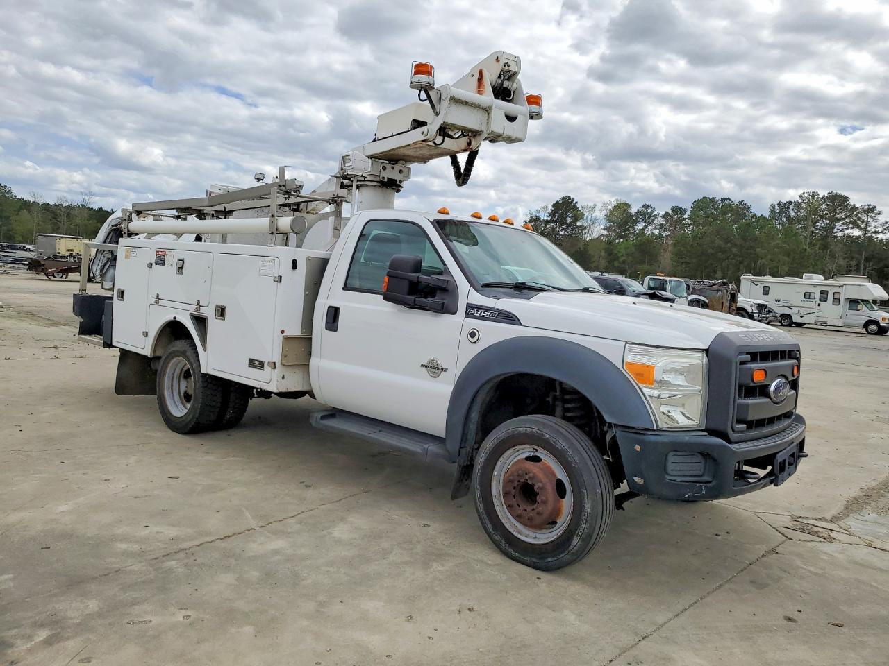 2015 Ford F450 Super Duty Bucket Truck