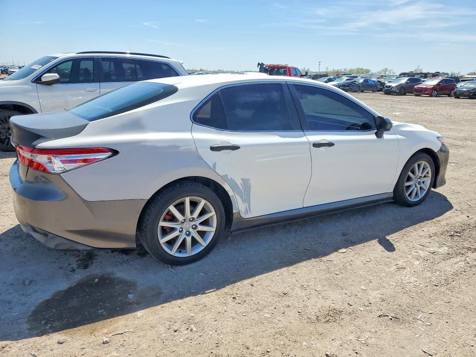 2018 Toyota Camry le