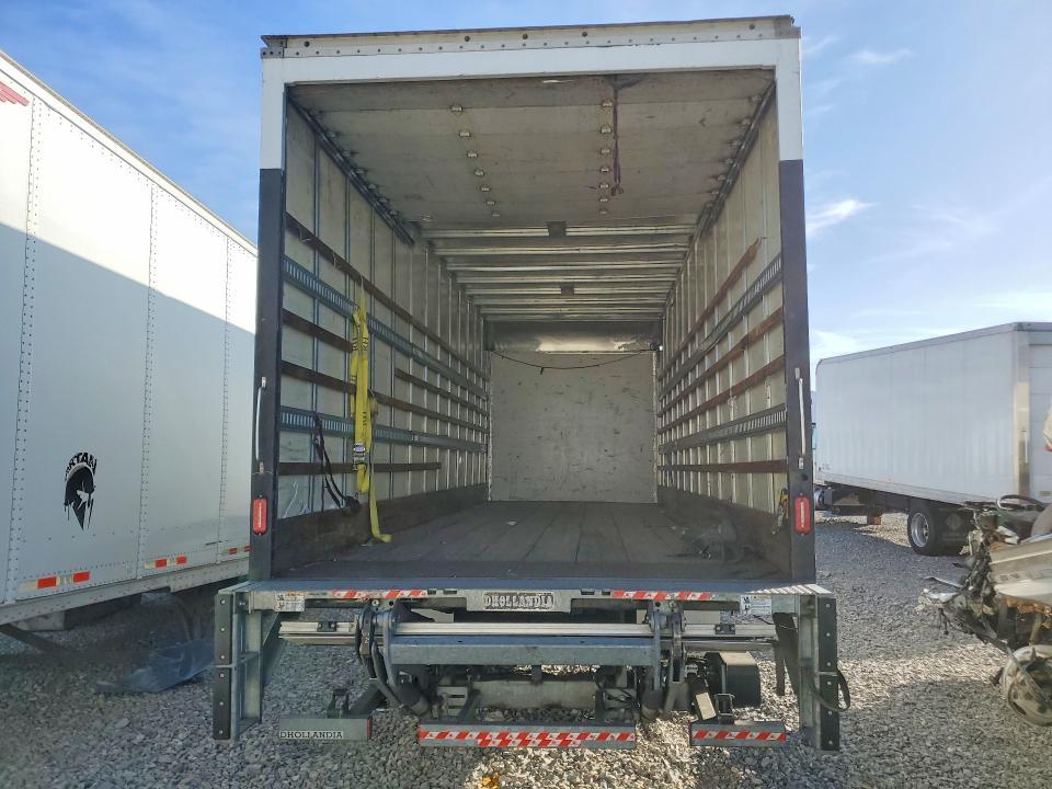 2021 Isuzu FTR BOX Truck