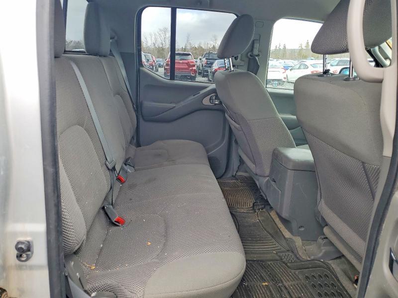 2015 Nissan Frontier sv