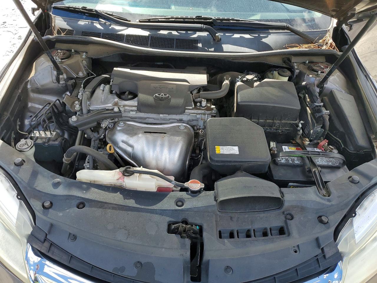 2016 Toyota Camry le