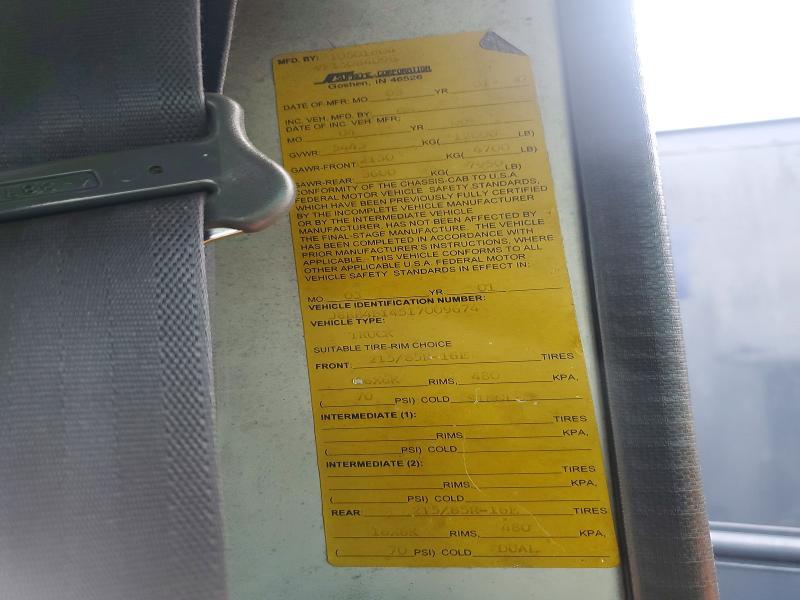 2001 Chevrolet Tilt Master W35042