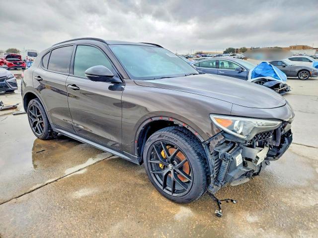 2019 Alfa Romeo Stelvio ti