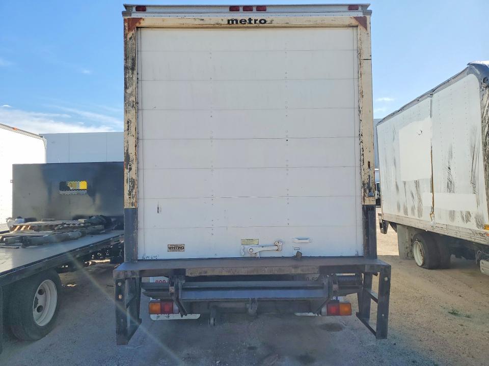 2012 Mitsubishi Fuso Fec72s box Truck