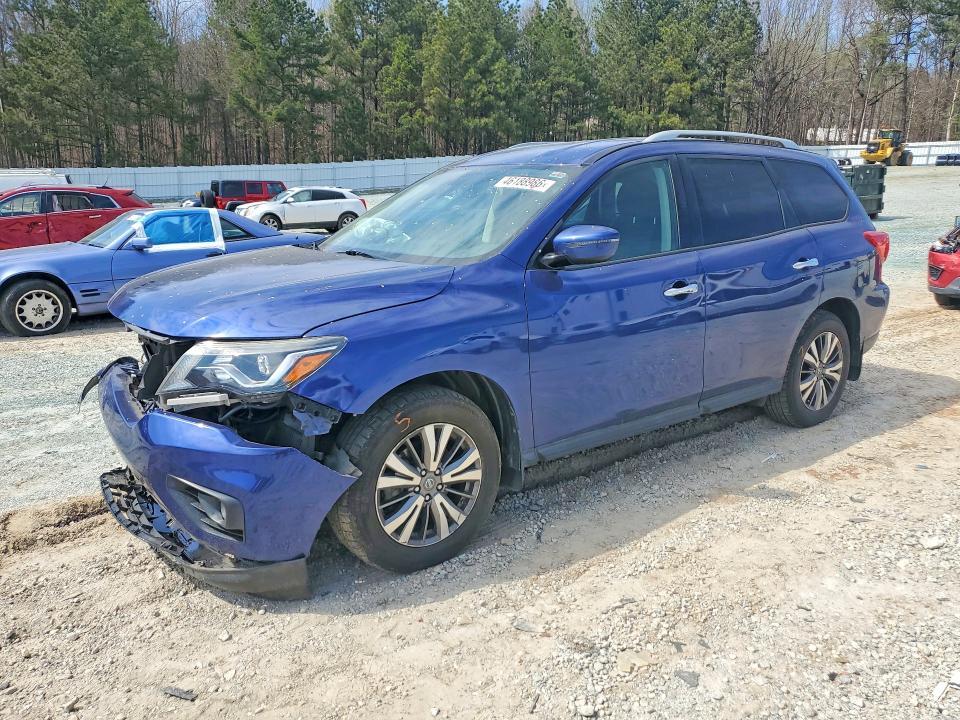 2018 Nissan Pathfinder sv