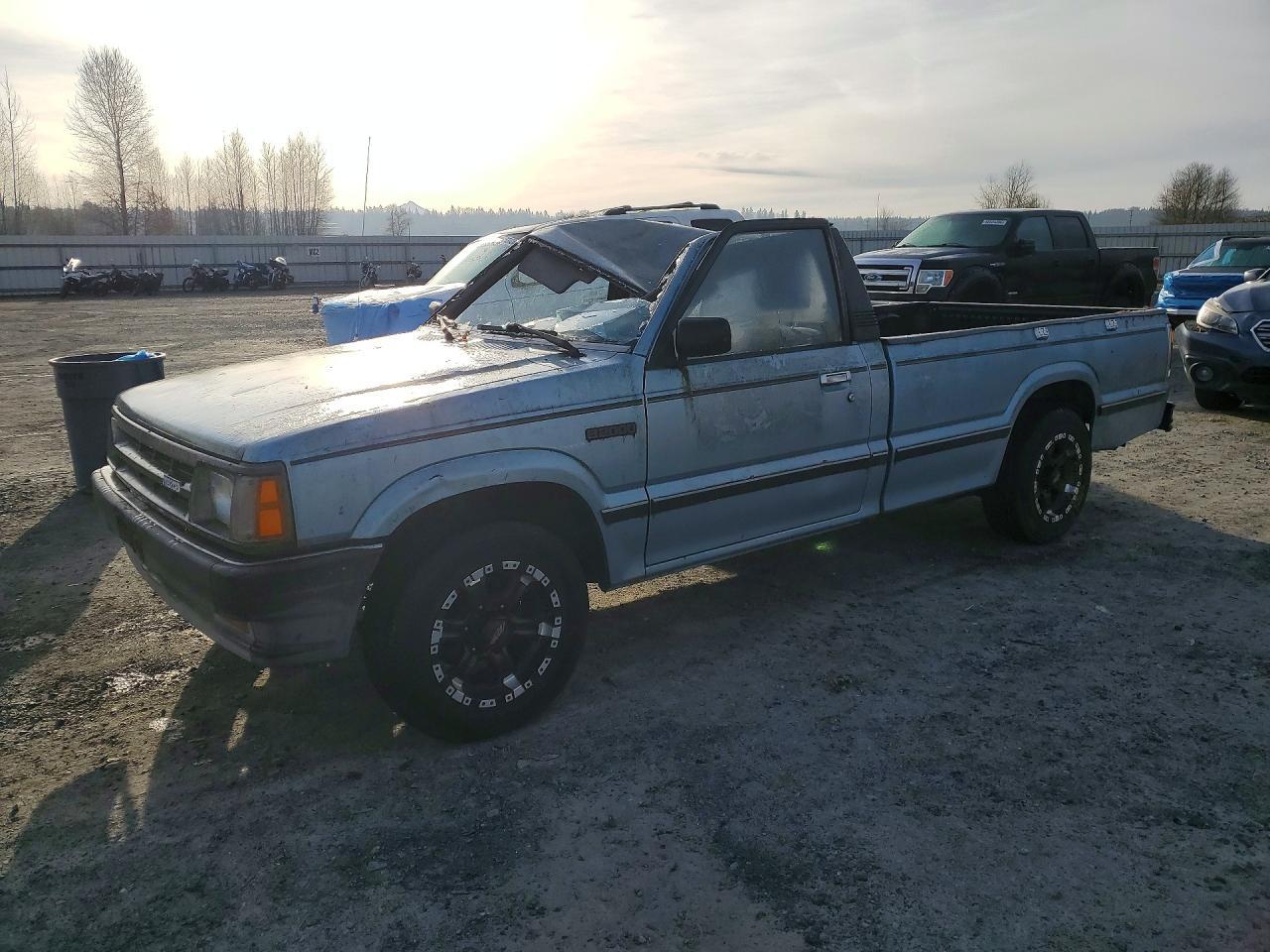 1986 Mazda B2000 Long BED