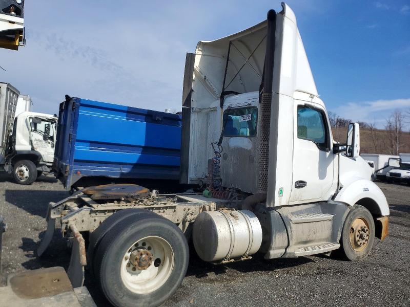 2016 Kenworth T680 Semi Truck