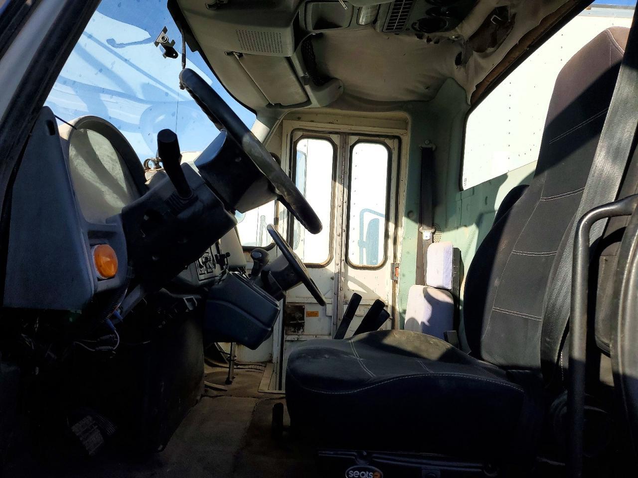 2004 International 4300 TOW Truck
