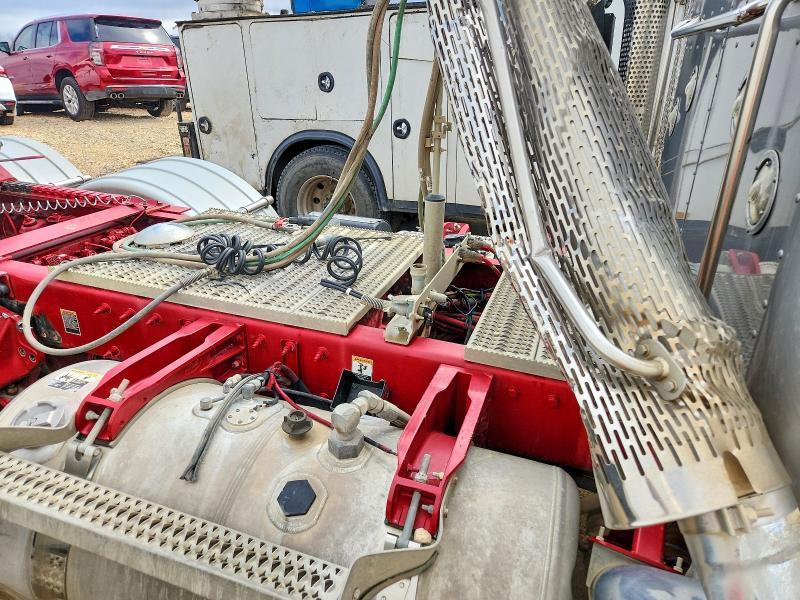 2023 Peterbilt 389 Semi Truck