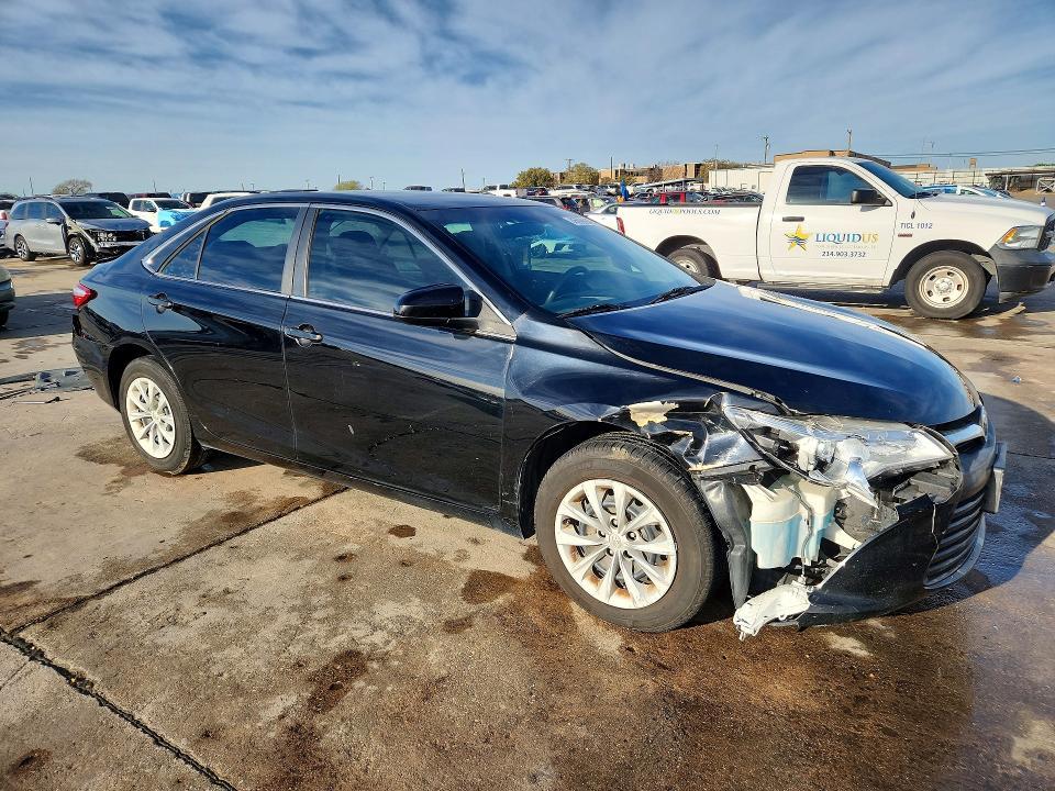 2016 Toyota Camry le