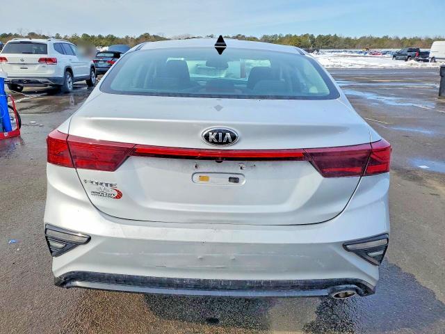 2021 KIA Forte fe