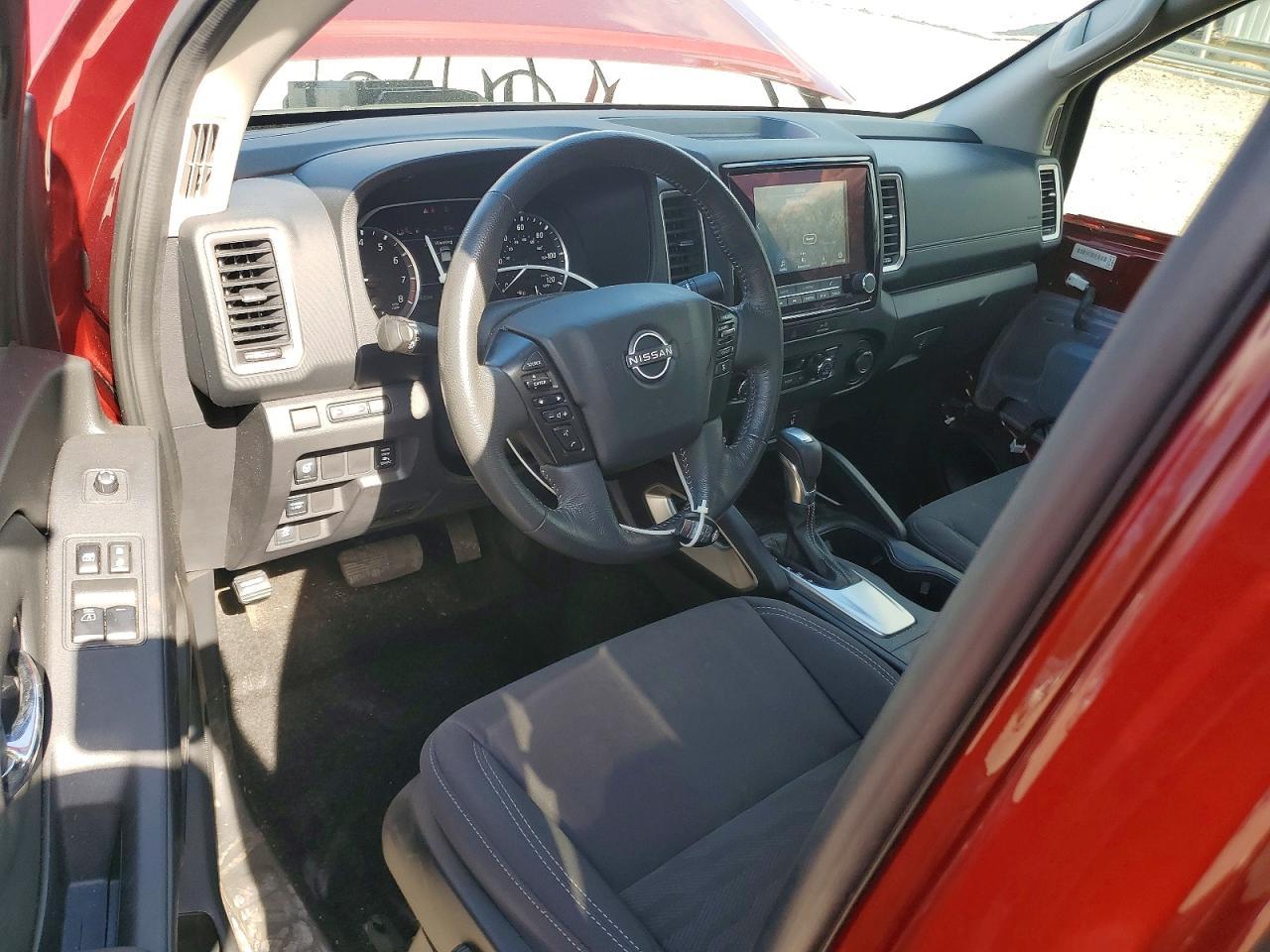 2022 Nissan Frontier SV