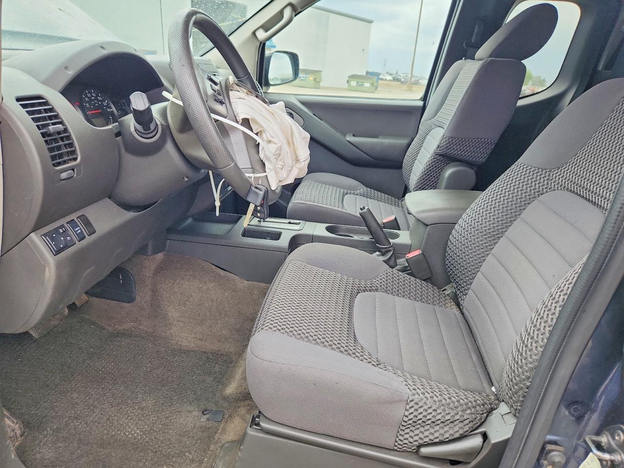 2013 Nissan Frontier SV V6