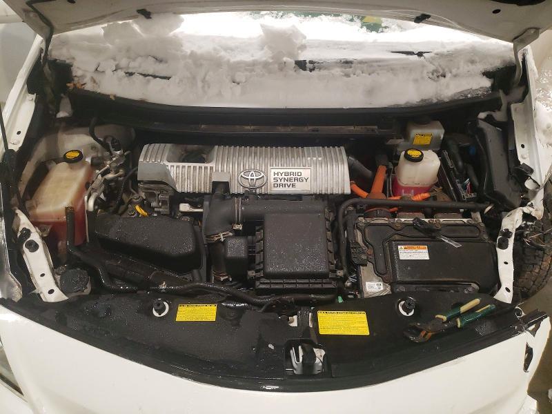 2013 Toyota Prius v Five