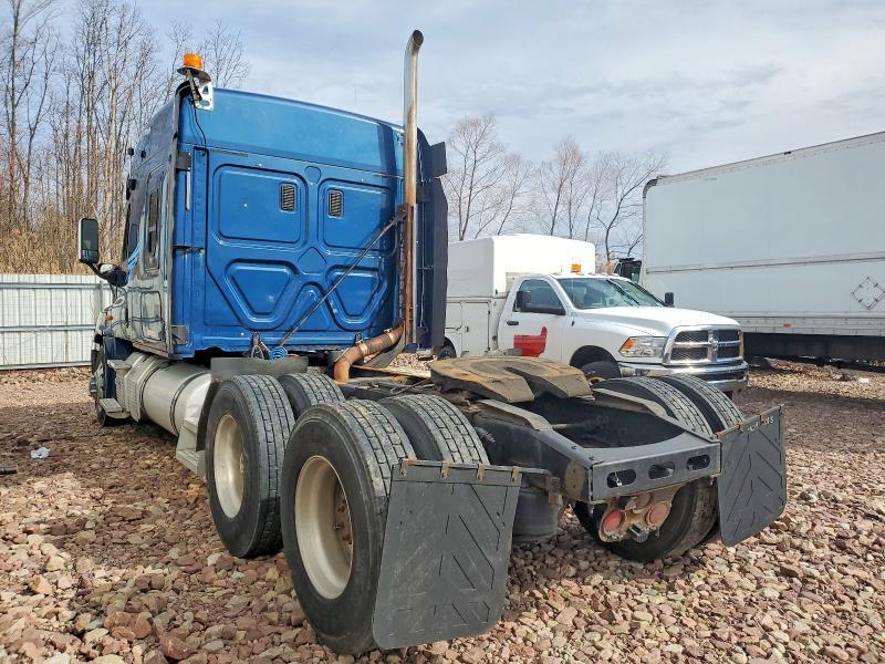 2013 Freigliner 2013 Freightliner Cascadia Semi Truck