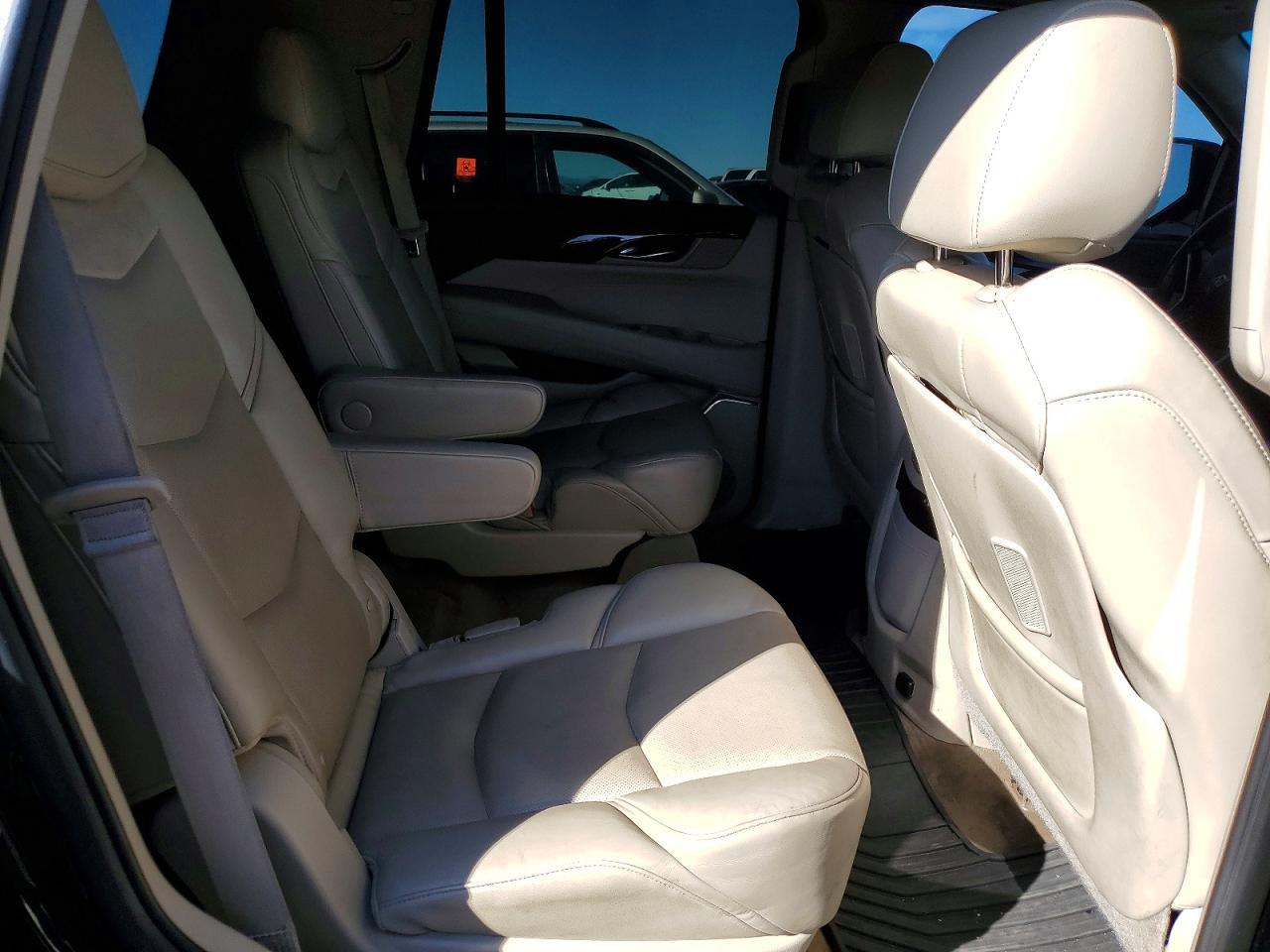 2015 Cadillac Escalade Luxury