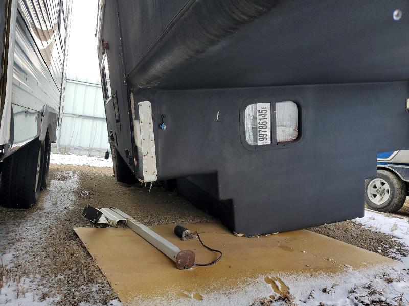 2000 Bigfoot Camper